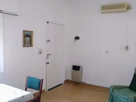 "LINDA CASA AMERICANA MUY SOLIDA"  EN SAN ANTONIO DE PADUA