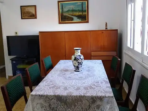 "LINDA CASA AMERICANA MUY SOLIDA"  EN SAN ANTONIO DE PADUA