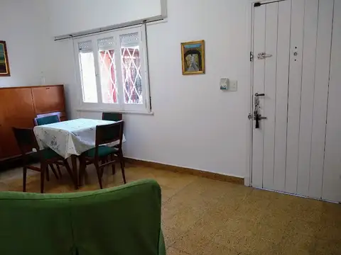 "LINDA CASA AMERICANA MUY SOLIDA"  EN SAN ANTONIO DE PADUA