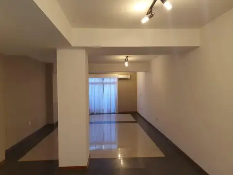 Oficina en Alquiler 28 años