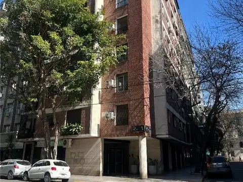 A una cuadra de Av del Libertador