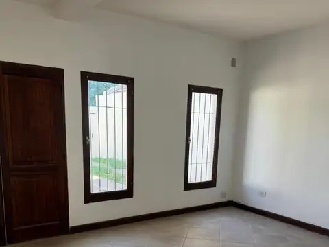 Casa 4 ambientes con 3 baños