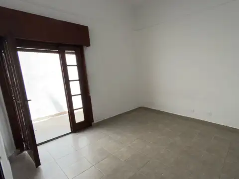 ALQUILER - PH - 2 AMBIENTES + ESCRITORIO - CABALLITO-PRIMERA JUNTA