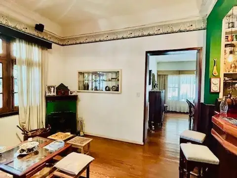 Casa 6 ambientes con 5 baños