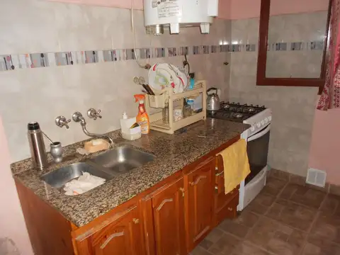 Casa 3 ambientes con 1 baño