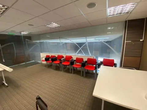 Oficina Monoambiente con 4 baños