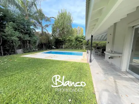 Casa en Venta en Acacias Blancas, USD 260.000