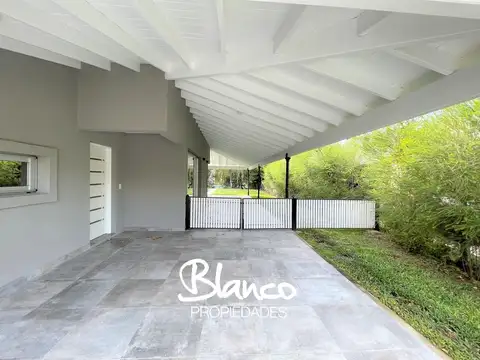 Casa en Venta con 3 cocheras