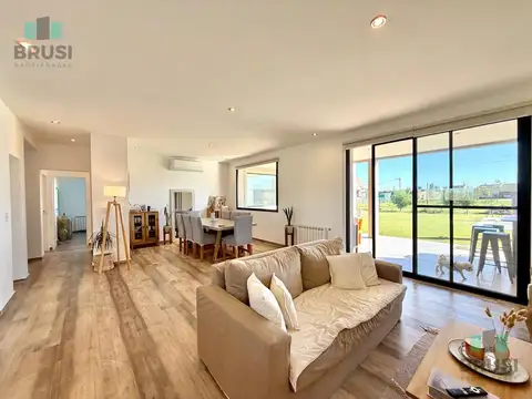 Casa en Alquiler en Fincas de San Vicente, USD 1.800