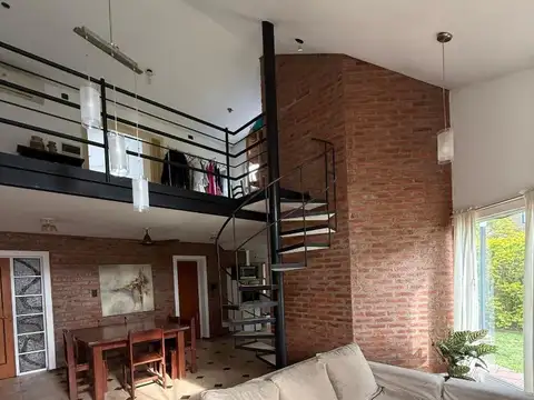 Casa 5 ambientes con 4 baños