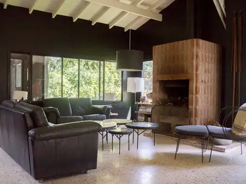 Excelente ubicación central frente a espacios verdes ,4 dormitorios