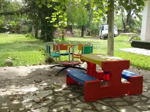 Casa en venta - 4 Dormitorios 3 Baños - Esteban Echeverría