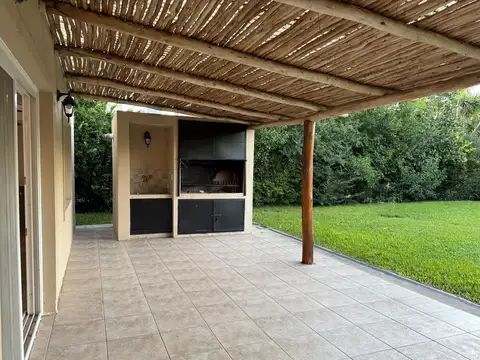 Casa en Venta en Pilar, USD 280.000