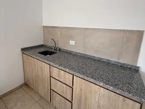 Deposito con Oficina de 200 m2