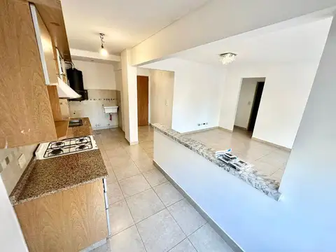 Departamento en Alquiler en Castelar Norte, $ 600.000