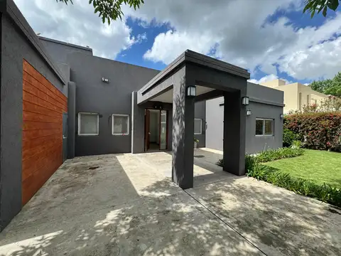 Casa en venta en Barrio Privado Santa Ana