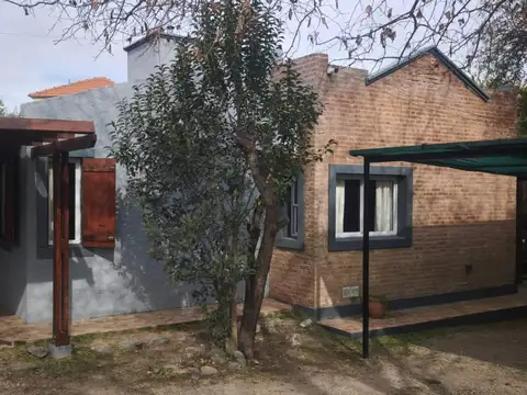 Casa 4 ambientes con 2 baños