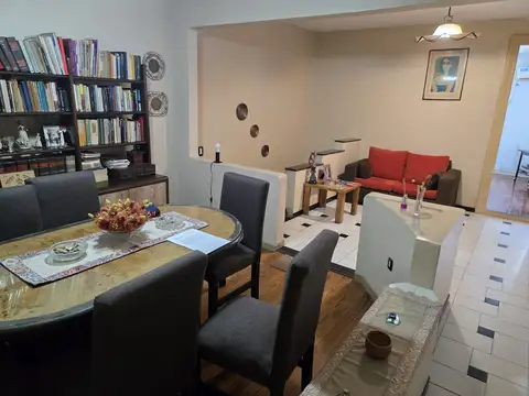 Depto Tipo Casa 5 ambientes con 2 baños