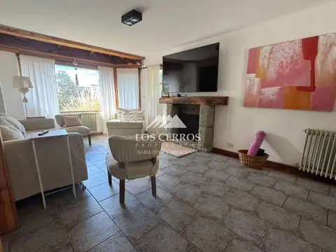 Casa 5 ambientes con 2 baños