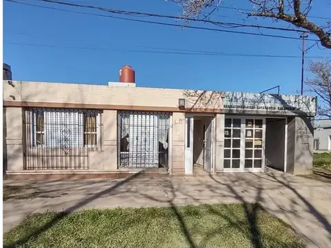 VENTA CASA 3 dormitorios - Barrio Alborada