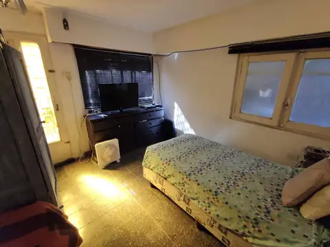 Casa de 3 dormitorios en venta en Los Hornos, LP.