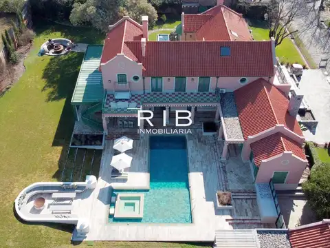 Exclusiva Propiedad Estilo Italiano sobre 3140 m2