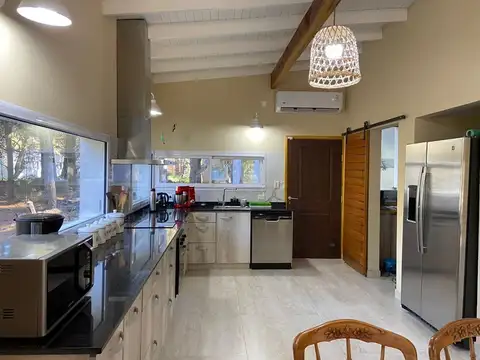 Avenida 7 Nº 773, esquina Crisantemos