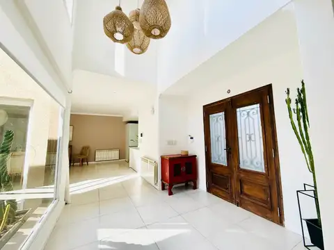 Casa en Venta en Neuquen, USD 590.000