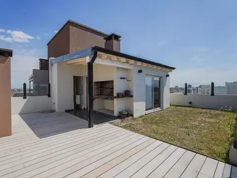 Departamento  de 3 ambientes en  Venta con quincho y terraza propia en Haedo Sur