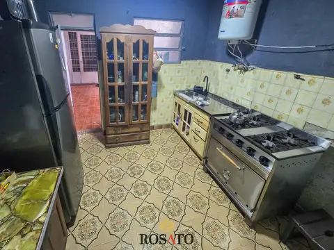 Casa 5 ambientes con 2 baños