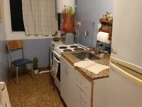 DEPTO. 2 AMBIENTES CONTRAFRENTE MUY LUMINOSO - MUY BUEN ESTADO -