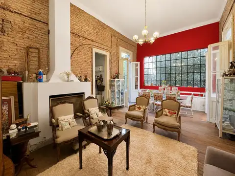 Venta Casa de 6 ambientes con Gran Jardín y Piscina en Palermo lote propio