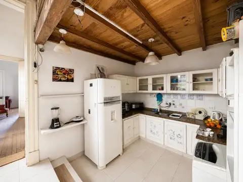Venta Casa de 6 ambientes con Gran Jardín y Piscina en Palermo lote propio
