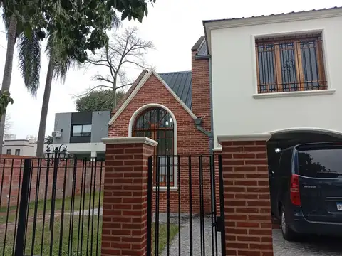 Casa 4 ambientes con 3 baños