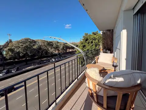 Departamento de 5 ambientes con balcón y frente a parque en Palermo