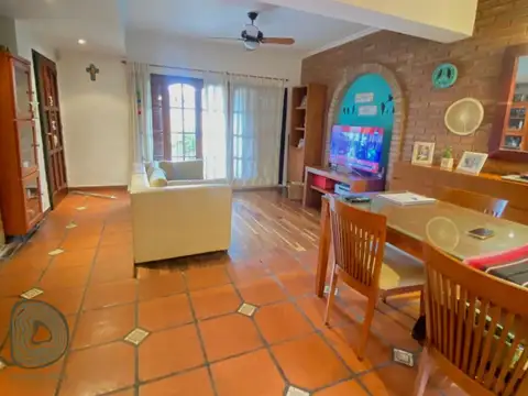 Apta Credito- Venta  Casa 3 dormitorios  Barrio Escobar