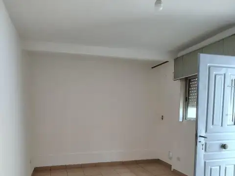 Colectora Este 257 , Piso P B