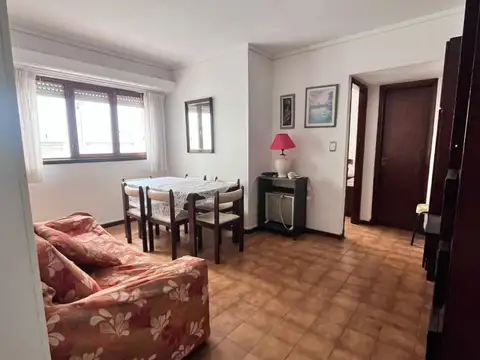 EN VENTA depto 2 ambientes lateral