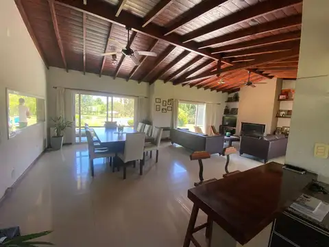 Casa en Venta en Chacras De La Cruz, USD 255.000