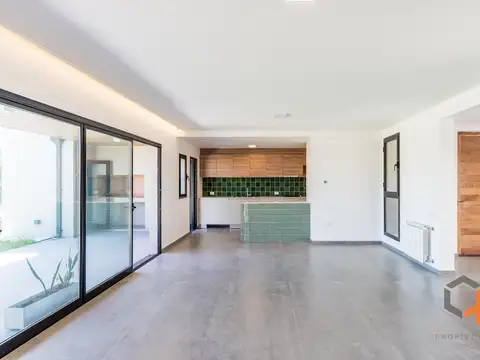 Casa en Venta en Funes, USD 330.000