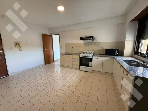 Departamento 6 ambientes con 3 baños