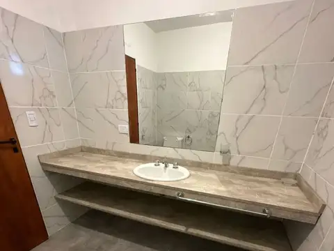 Casa 4 ambientes con 1 baño