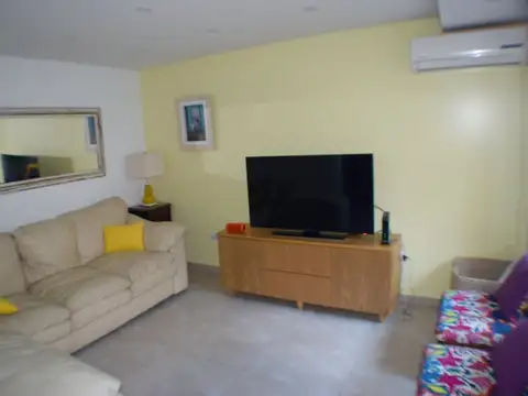 Depto Tipo Casa 4 ambientes con 2 baños