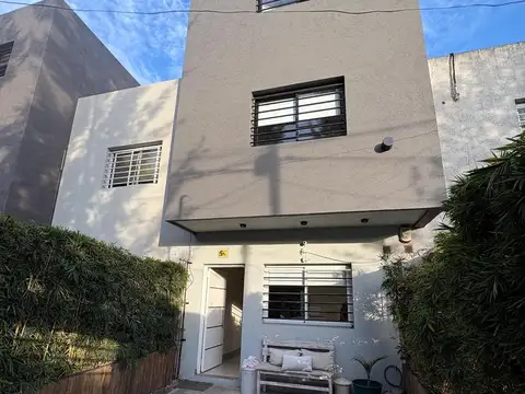 Depto Tipo Casa en Venta de 4 ambientes