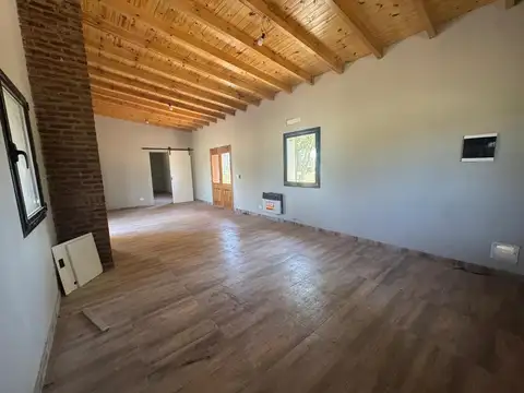 Casa 2 ambientes con 2 baños