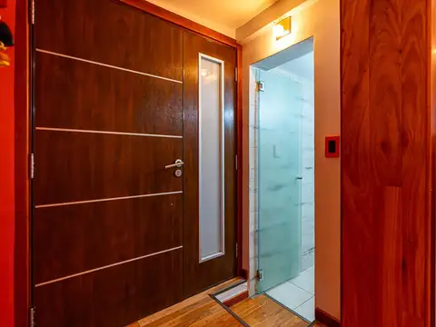 Casa en Venta con 3 cocheras