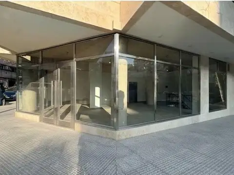 Local en esquina José Hernández y Vidal Belgrano - PB y SS