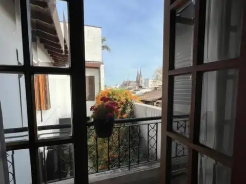 Casa 5 ambientes con 4 baños