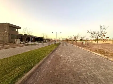 Century21 López ofrece a la venta Terreno en Barrio Privado Bulevares, Guaymallé