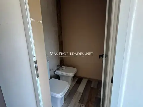 Casa en Venta con 6 cocheras